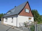 Haus Ansicht 1 - Vielseitiges Einfamilienhaus in Klingenthal mit großem Garten und Schuppen