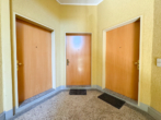 Wohnungseingangstür links - Moderne Wohnung mit EBK in Chemnitz – großzügig, hell und sofort bezugsfertig
